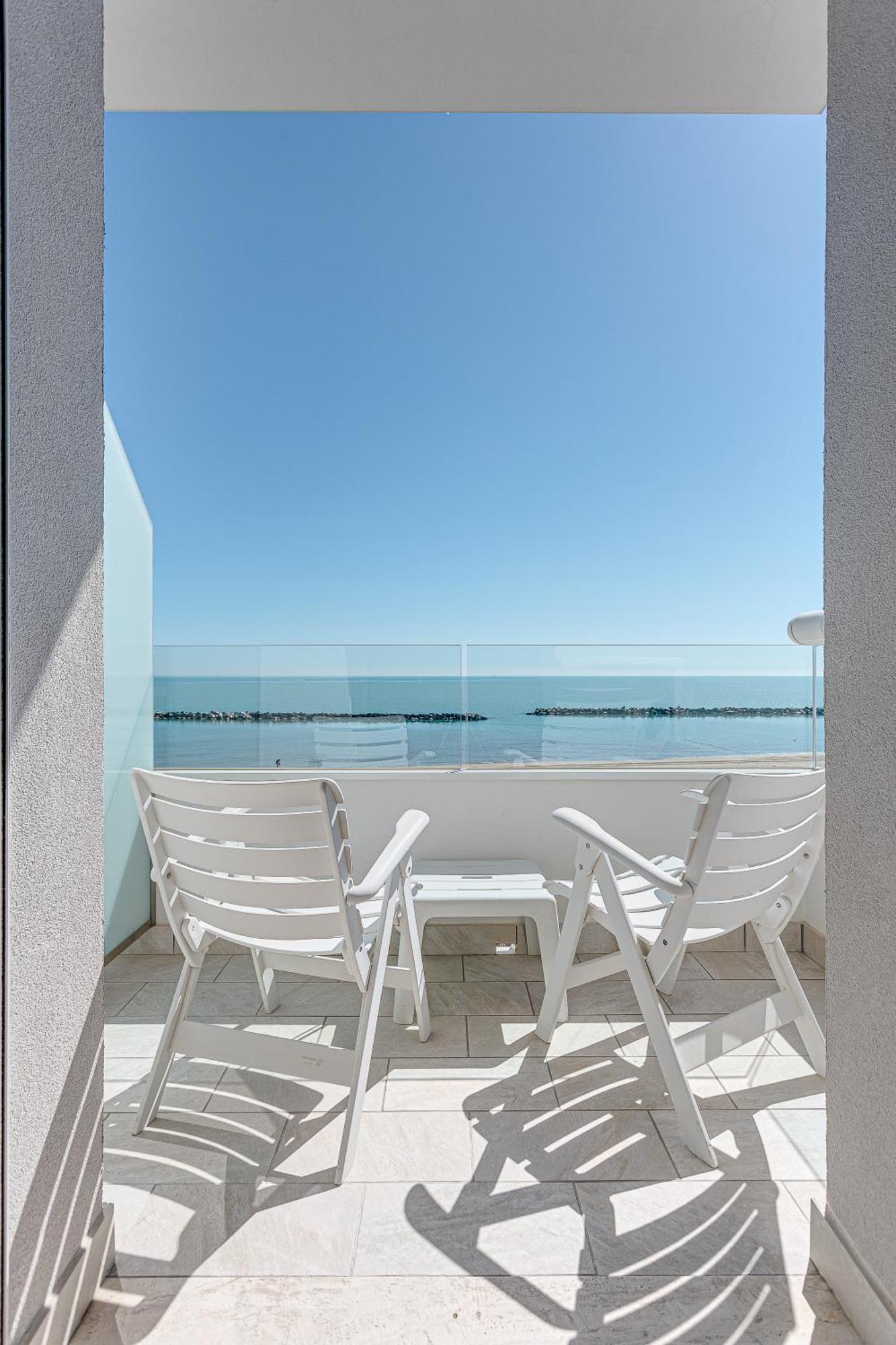 Hotel Caesar Лидо-ди-Савио Экстерьер фото