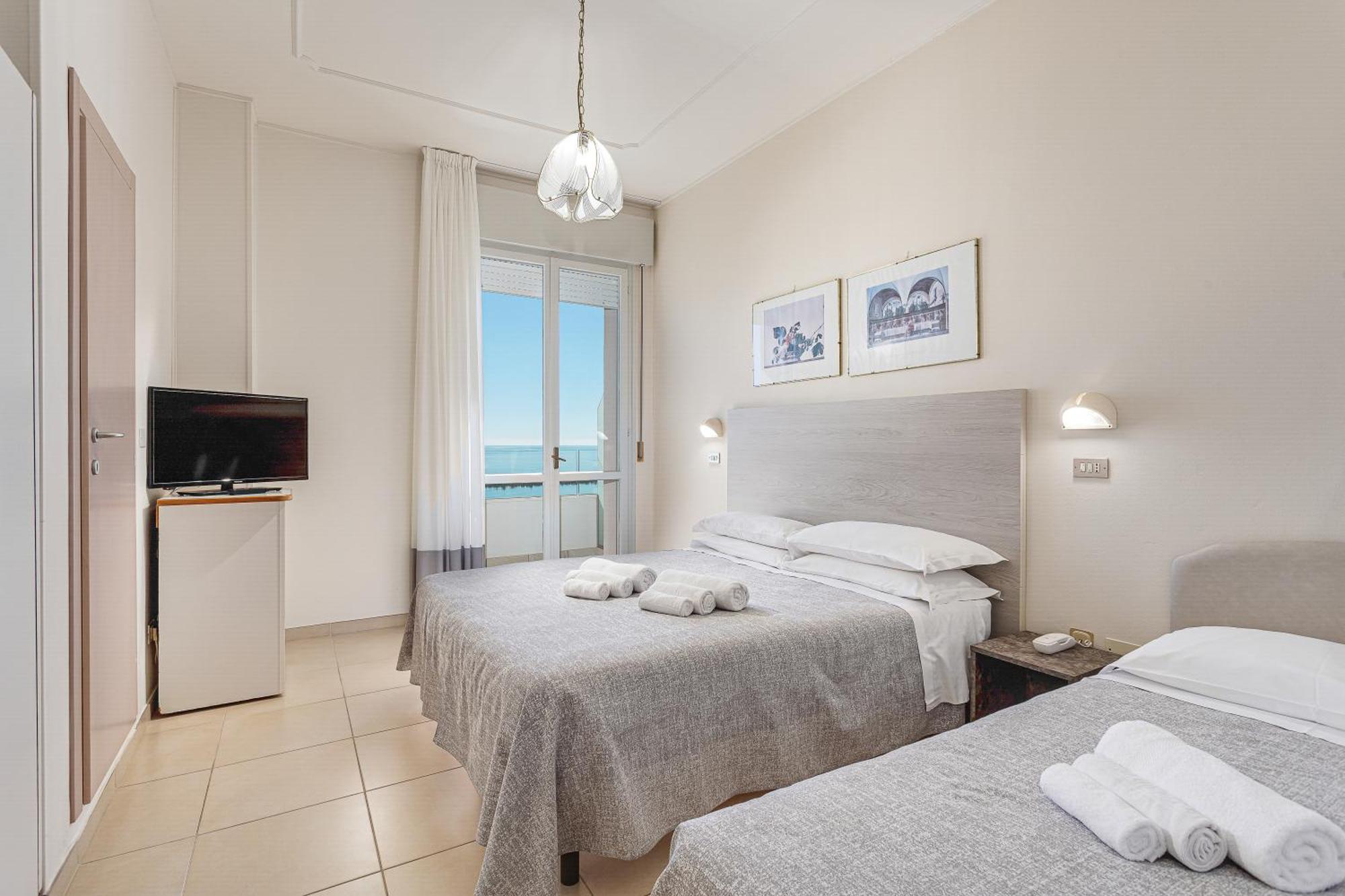 Hotel Caesar Лидо-ди-Савио Экстерьер фото