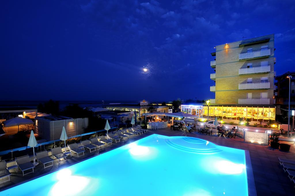 Hotel Caesar Лидо-ди-Савио Экстерьер фото