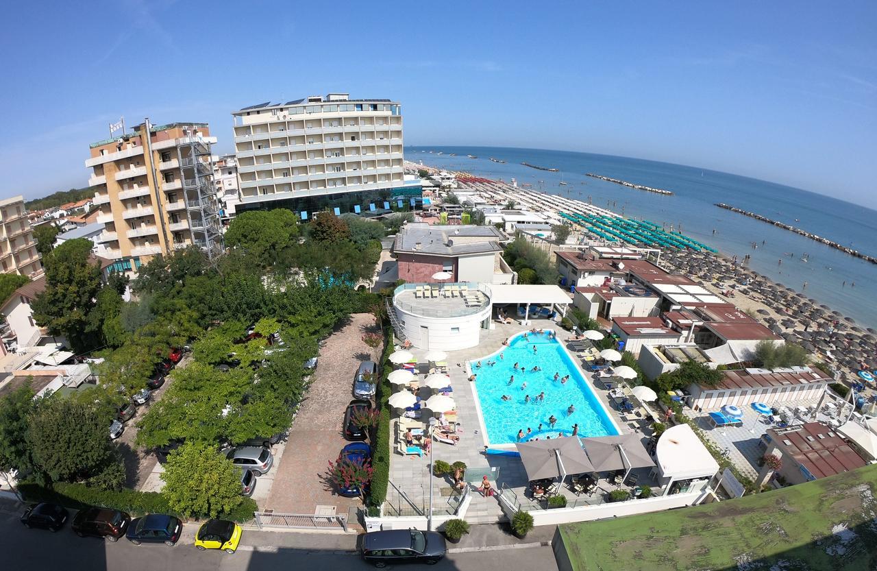 Hotel Caesar Лидо-ди-Савио Экстерьер фото